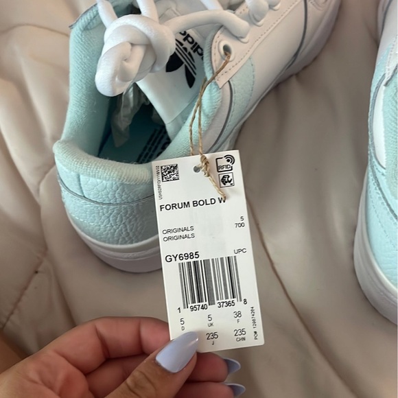 Addidas shoes - Picture 3 of 4